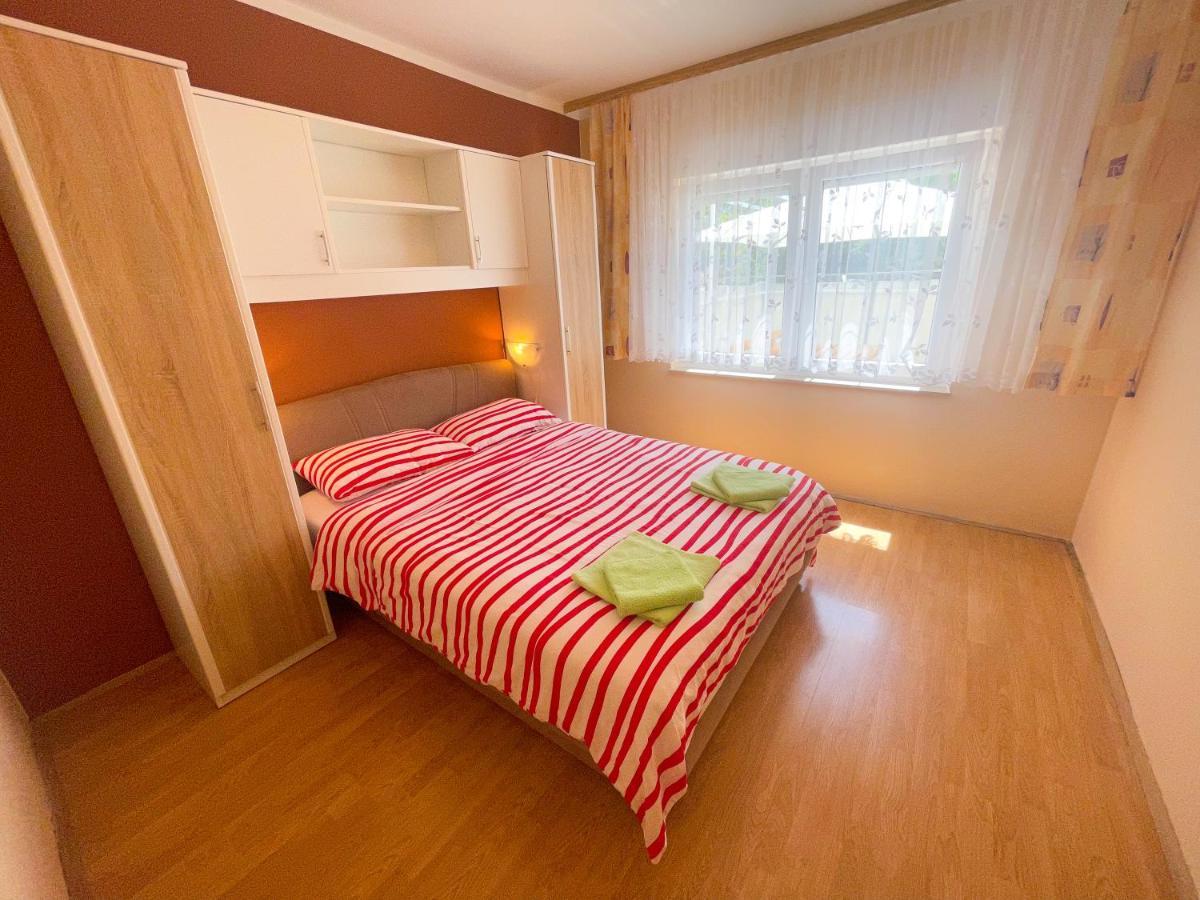 Apartmani Combaj Jadranovo Extérieur photo