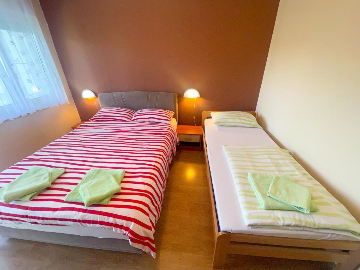 Apartmani Combaj Jadranovo Extérieur photo