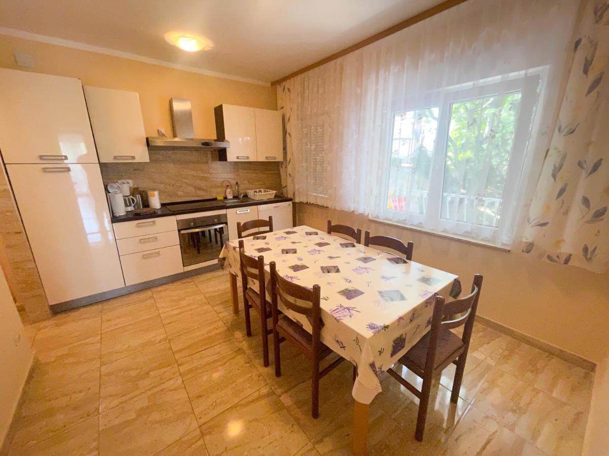 Apartmani Combaj Jadranovo Extérieur photo