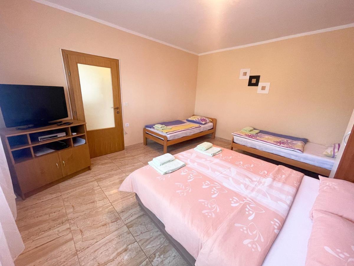 Apartmani Combaj Jadranovo Extérieur photo