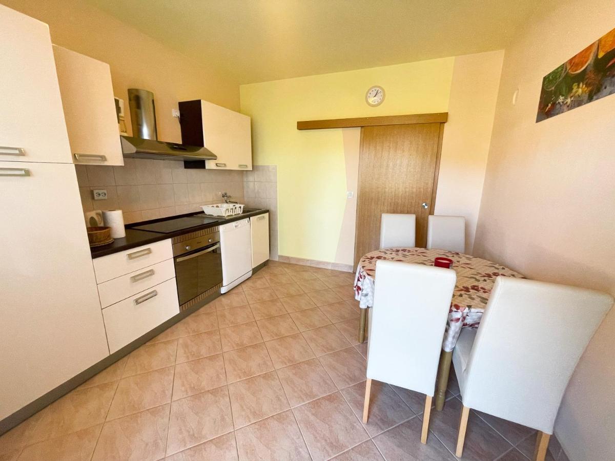 Apartmani Combaj Jadranovo Extérieur photo