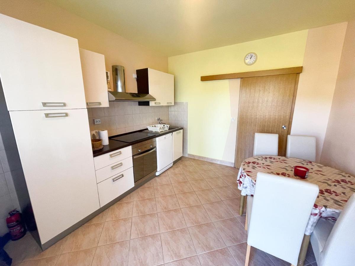 Apartmani Combaj Jadranovo Extérieur photo